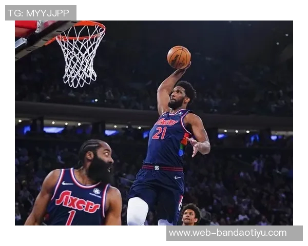 字母哥半场火力全开18分罚球命中率高暴扣两次震撼全场