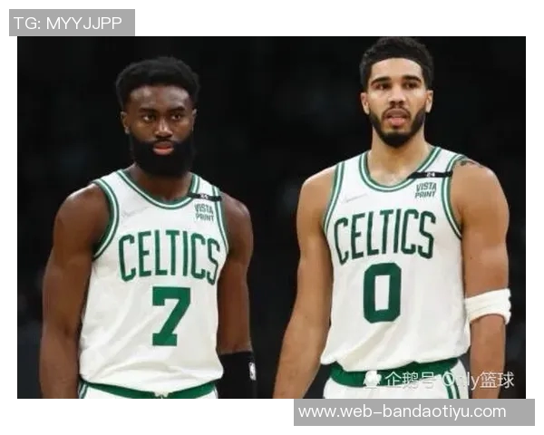 杰伦布朗勇猛冲击篮筐展现强硬风格却意外零罚球引发热议